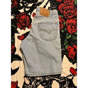 Vintage Levis 550 Relaxed Fit Denim Shorts Light Wash Blue Mens W31 35550-1836